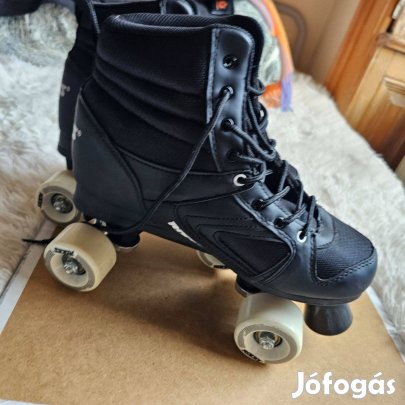 Roces Kolossal korcsolya új 41-es méret 26, 5cm a bth