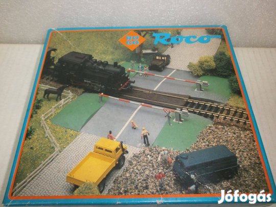 Roco 04785A - vasúti átjáro + sorompók - H0