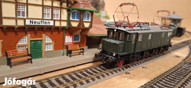 Roco 43717 H0 DC mozdony dekóderrel eladó