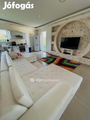 Rohodi eladó 140 nm-es ház