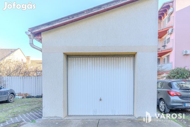 Rókusi galériázható belső udvari önálló garázs eladó!