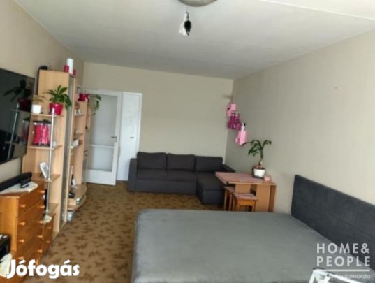 Rókuson negyedik emeleti lakás eladó - Szeged