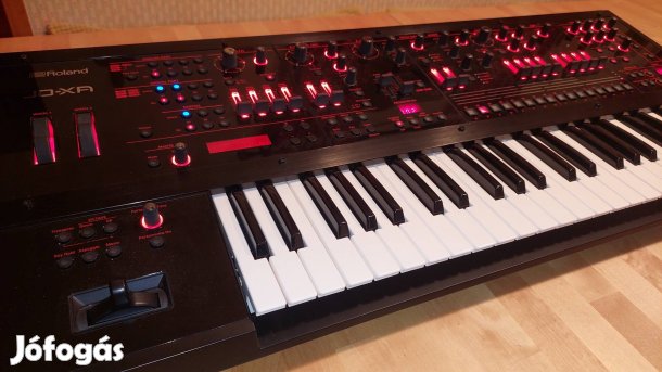 Roland JD-XA Analog-Digital Crossover szinti