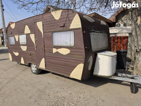 Roller 520 lakokocsi telepitesre, 5 fekhelyes, akar leszallitassal is