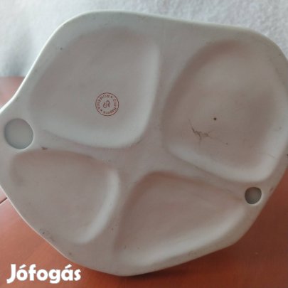 Román porcelán szobor