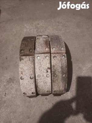 Roman pótkocsi fékpofa fékbetét eladó vagy cserélhető.