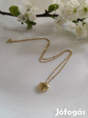 Romantikus aranyozott ezüst nyaklánc LOVE szív medállal - ajándéknak