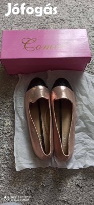 Rosegold fekete kövekkel díszített topánka, balerina belebújós cipő