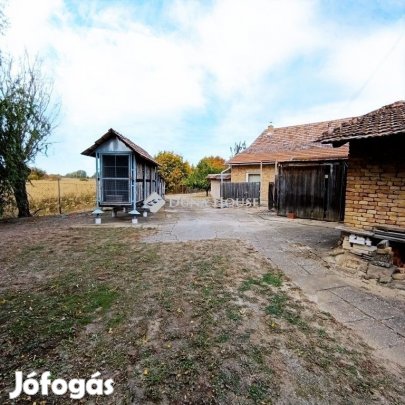 Röszkei 107 nm-es ház eladó