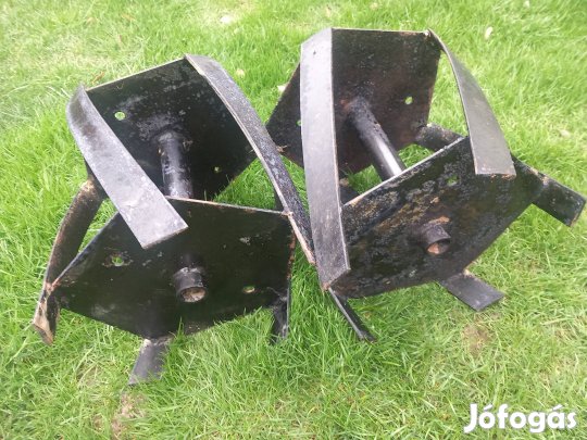 Rotációs kapa saraboló adapter.