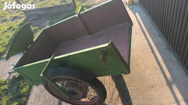 Rotációs kapa utánfutó