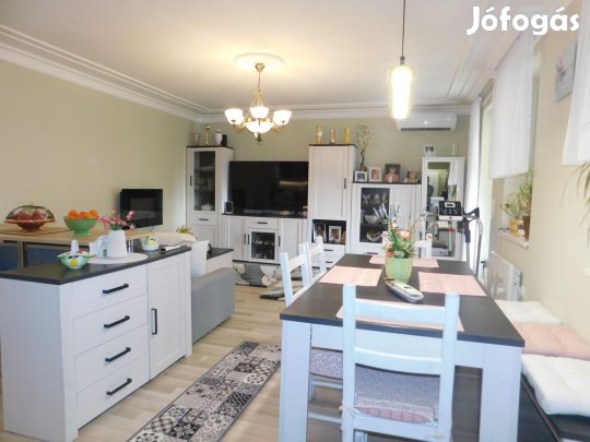 Rövid időn belül beköltözhető a teljesen felújított családi ház!