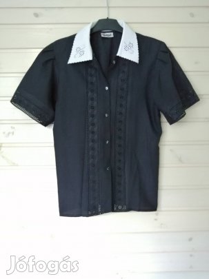 Rövid ujjú fekete blúz 