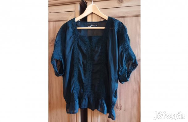 Rövid ujjú fekete blúz (XL)