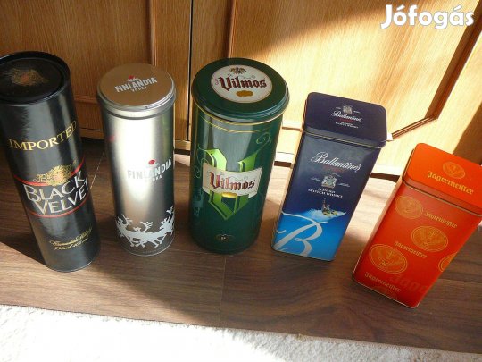Röviditalos díszdobozok egybe eladó
