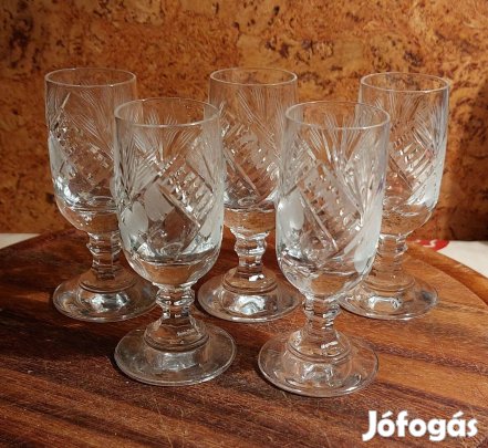 Röviditalos kristálypoharak