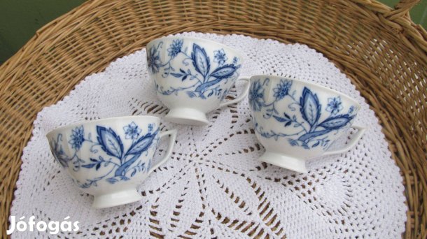 Royal Bavaria hagymamintás porcelán csésze 3 db