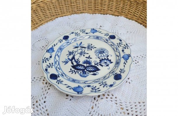 Royal Boch hagymamintás, hullámos szélű porcelán kistányér