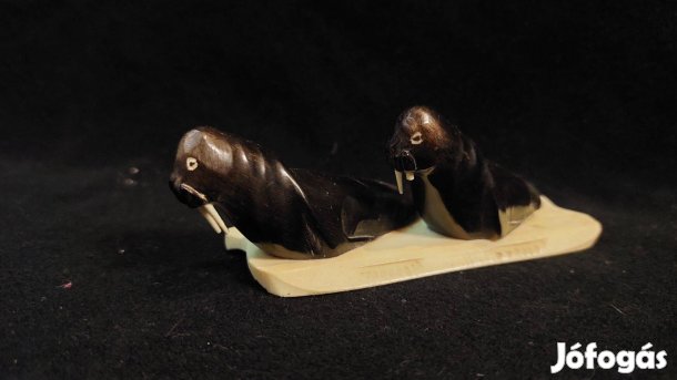 Rozmár pár csont szobor