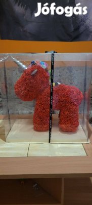 Rózsa maci -egyszarvú