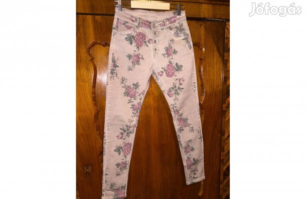 Rózsamintás koptatott, ülepes farmernadrág a Flancostól, XS-S