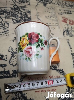 Rózsás bögre