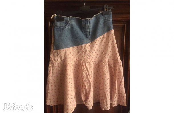 Rózsaszín alapon pici virágok szoknya