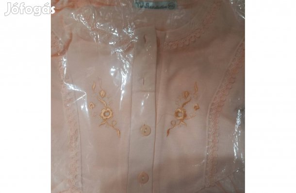 Rózsaszín elöl hímzett, gombos XXL hálóing