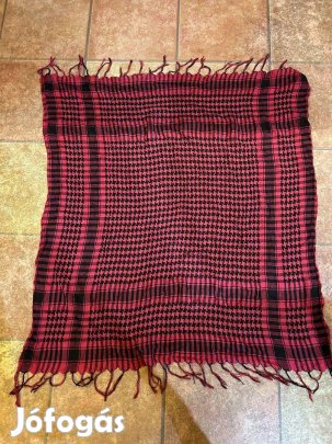 Rózsaszín-fekete kockás kendő