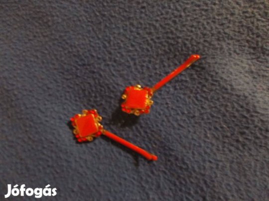 Rózsaszín hajcsattok piros strasszkővel