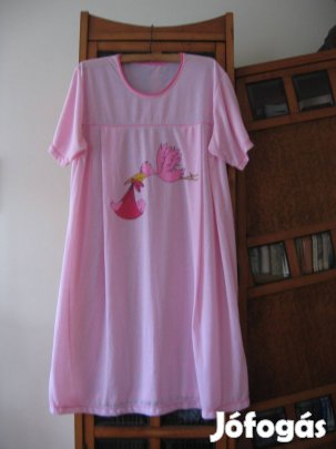 Rózsaszín hálóing kismamáknak