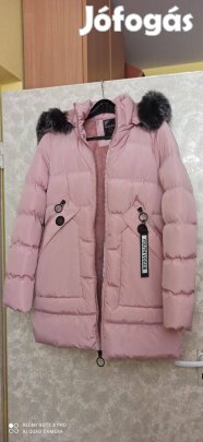 Rózsaszín meleg, műszőrmével bélelt kapucnis télikabát