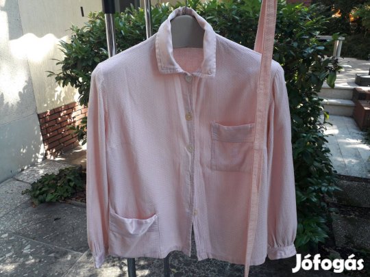 Rózsaszín piké ágykabát, kellék