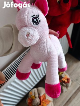 Rózsaszín plüss csacsi