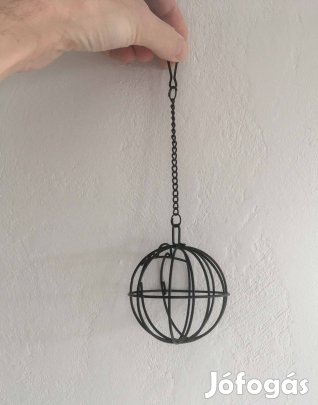 Rozsdamentes acél szénatartó gömb nyusziknak