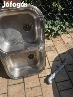 Rozsdamentes acéllemez mosogató két aknás