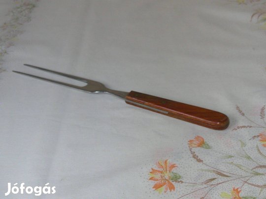 Rozsdamentes fém hústű