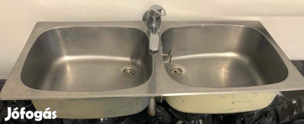 Rozsdamentes kétmedencés mosogató és csaptelep