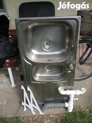 Rozsdamentes mosogatótálca gyümölcsmosóval