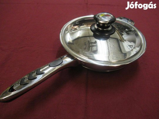 Rozsdamentes serpenyő fedővel