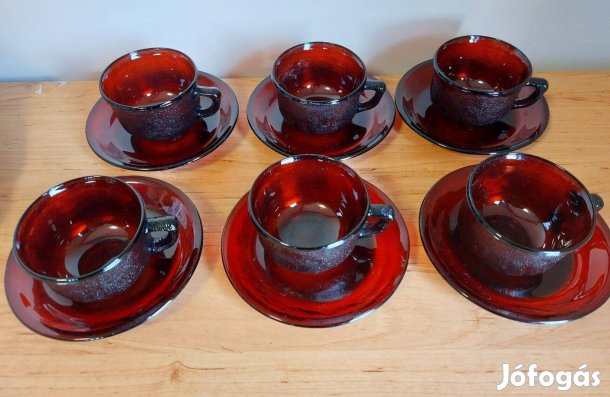 Rubinvörös , edzett -hőálló üvegből készült teás készlet