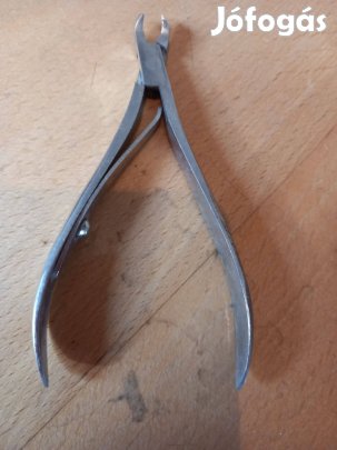 Rugós csipesz a láb köröm vágásához