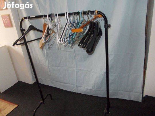 Ruha állványok egyben/O