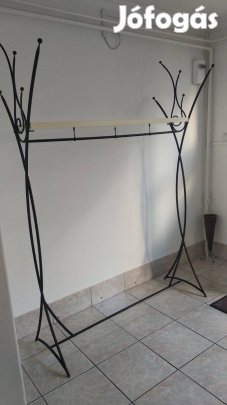 Ruha tartó állványok