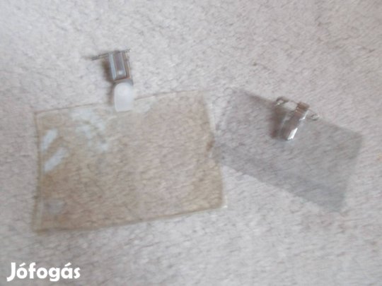 Ruhára csíptethető névtábla-tokok