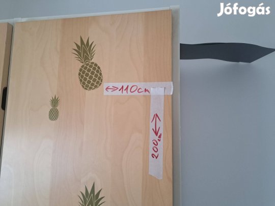 Ruhás szekrény Ikeás