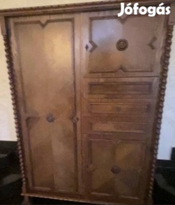 Ruhas szekreny elado