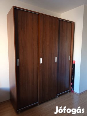 Ruhásszekrény és íróasztal szett
