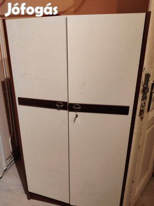 Ruhásszekrény ingyen elvihető