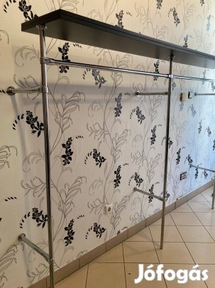 Ruhatartó állvány